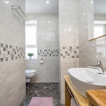 Apartament Opal *